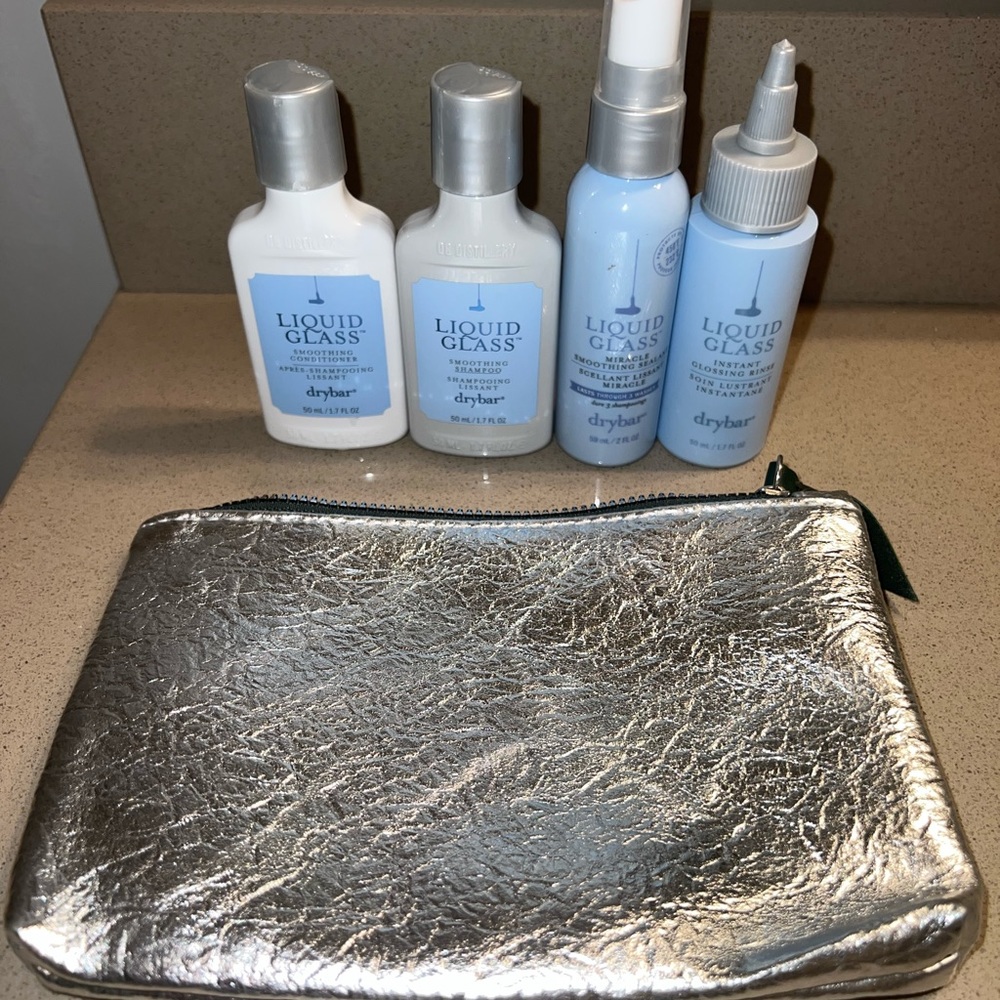 LIQUID GLASS HAIR CARE KIT WITH IPSY SHINEY BAG  NEVER BEEN USED
